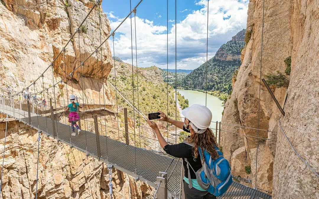 From Granada: Caminito del Rey Guided Day Trip with Round-Trip Transfers Image 7