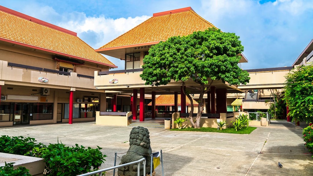 Courtyard of the Hawaii Okinawa Center with traditional architecture on the Grand Circle Island Oahu Half-Day Tour.