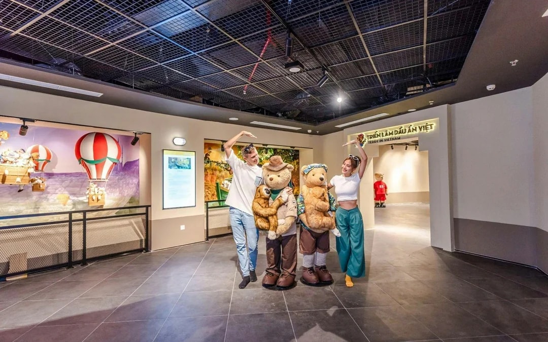 Grand World Phu Quoc Tickets: Teddy Bear Museum, Venice Boat Ride or Quintessence Show Image 7