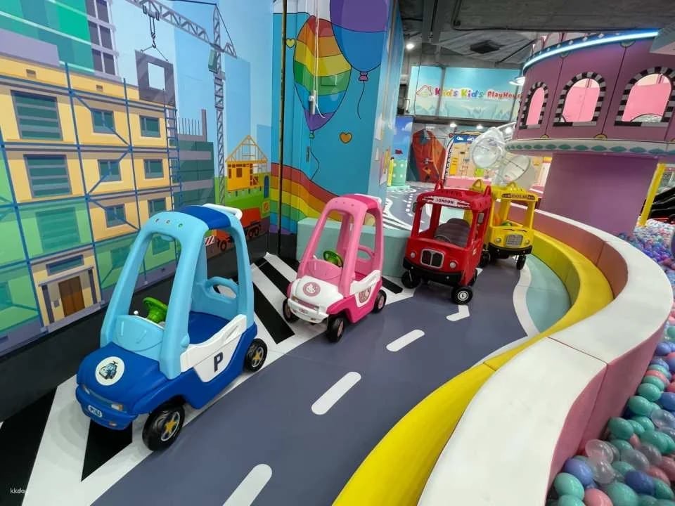 [Great Family Spots in Kowloon Bay] Kids Kids Playhouse | Newly built 7,000 sq ft indoor children's tram depot | Architecture school, maintenance bus station, role-playing firefighter experience | AR motion games | Children's playground | Kowloon Bay Mega box (9th floor)