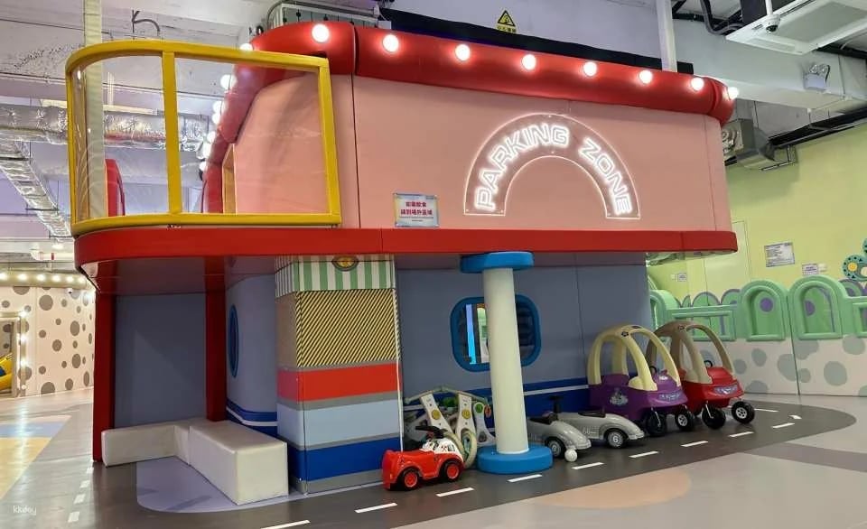 [Great Place for Families] Tuen Mun Kingdom Indoor Playground Admission Ticket | 9000 sq ft | 23 Play Areas | Electric Cars & Horn Slides & Huge Ocean-Themed Ball Pit & Slide Track & Large Trampoline Area & Role-Playing Area and many other play areas