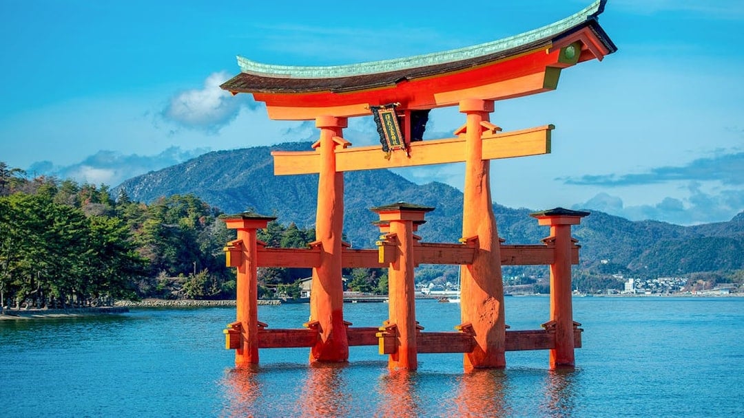 Guided Bus Tour of Hiroshima and Miyajima with Lunch