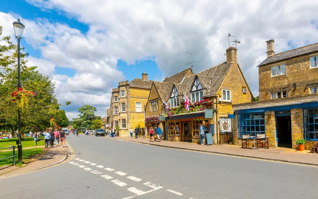 Guided Tour of Cotswolds and Stonehenge with Optional Lunch Image 6