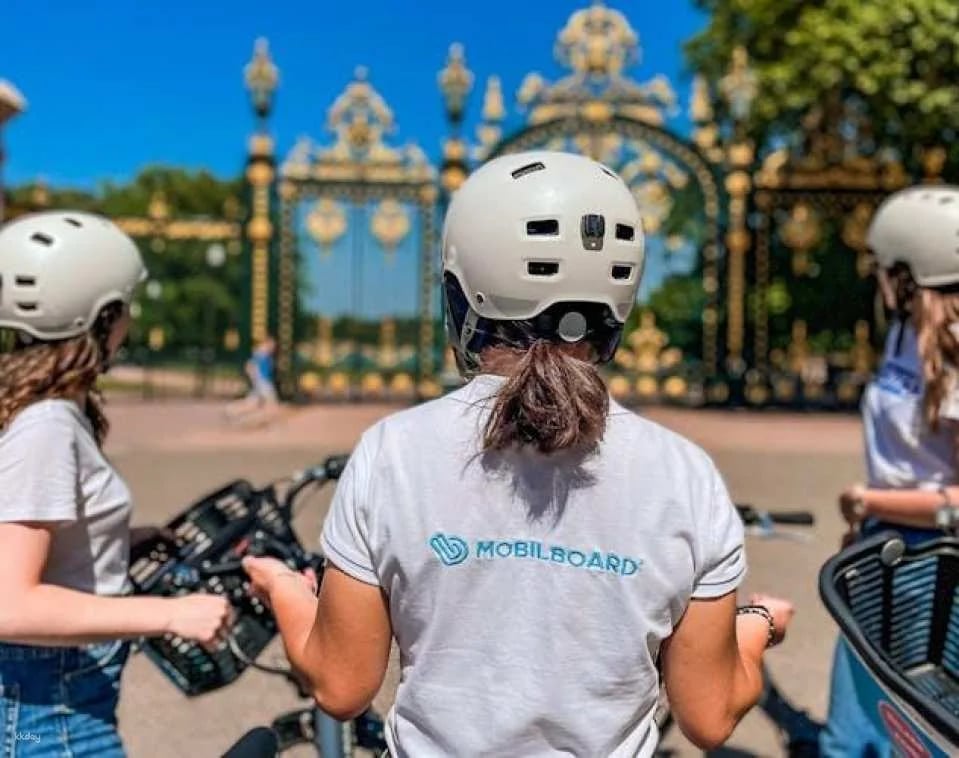 Guided Tour of Lyon's Parc de la Tête d'Or with a local guide