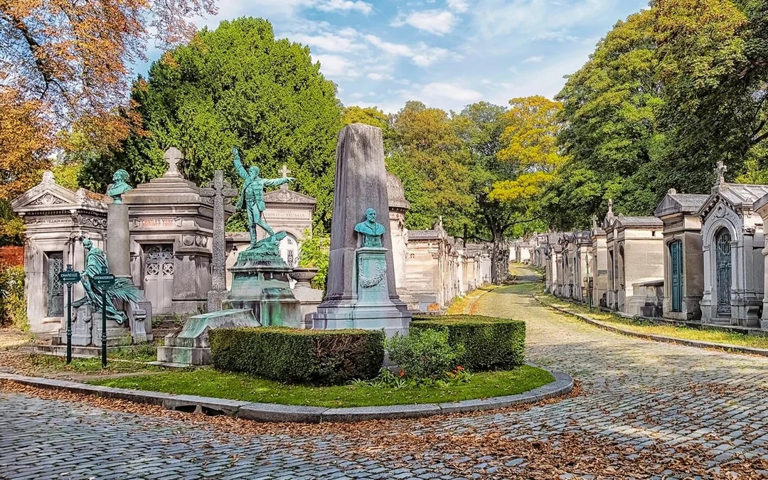 Guided Tour of Père Lachaise Cemetery’s Famous Graves Image 1