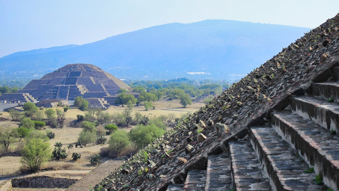 Teotihuacán Pyramid view with surrounding landscape, early access tour.