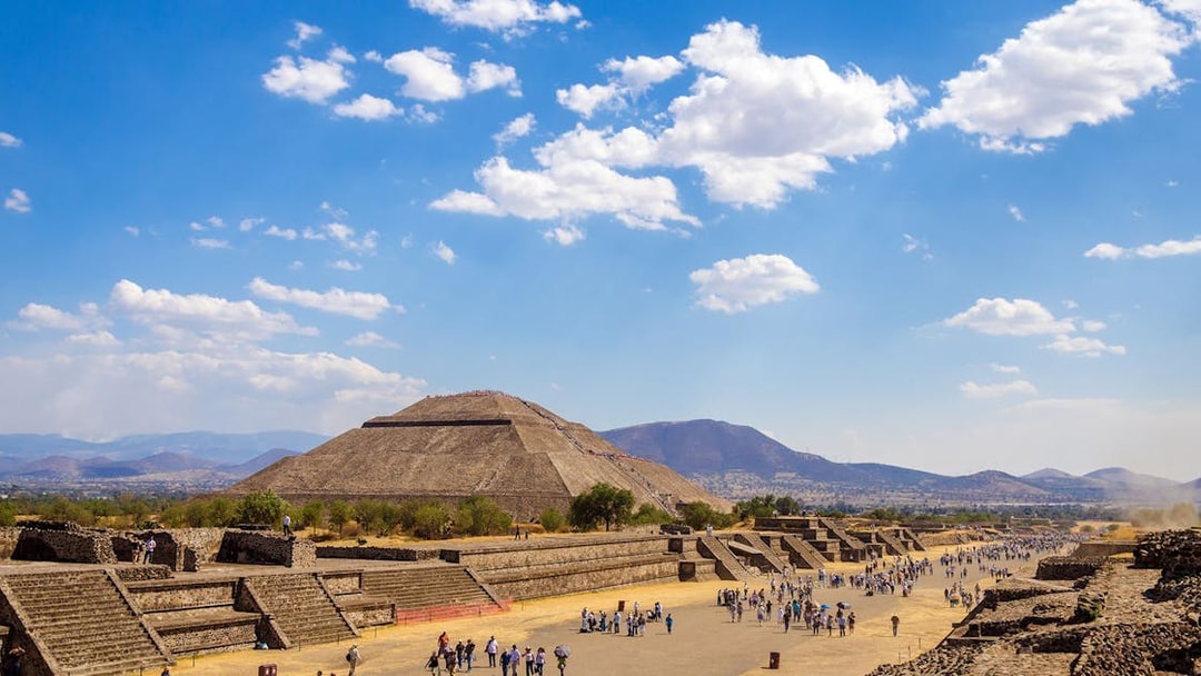 Teotihuacán Pyramid with visitors on an early access tour in Mexico.