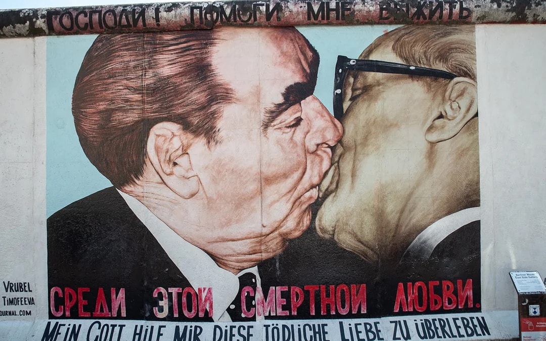 Guided Tour of the Cold War Stretch in Berlin Image 3