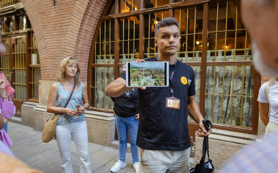 Guided Walking Tour of Barcelona Image 11
