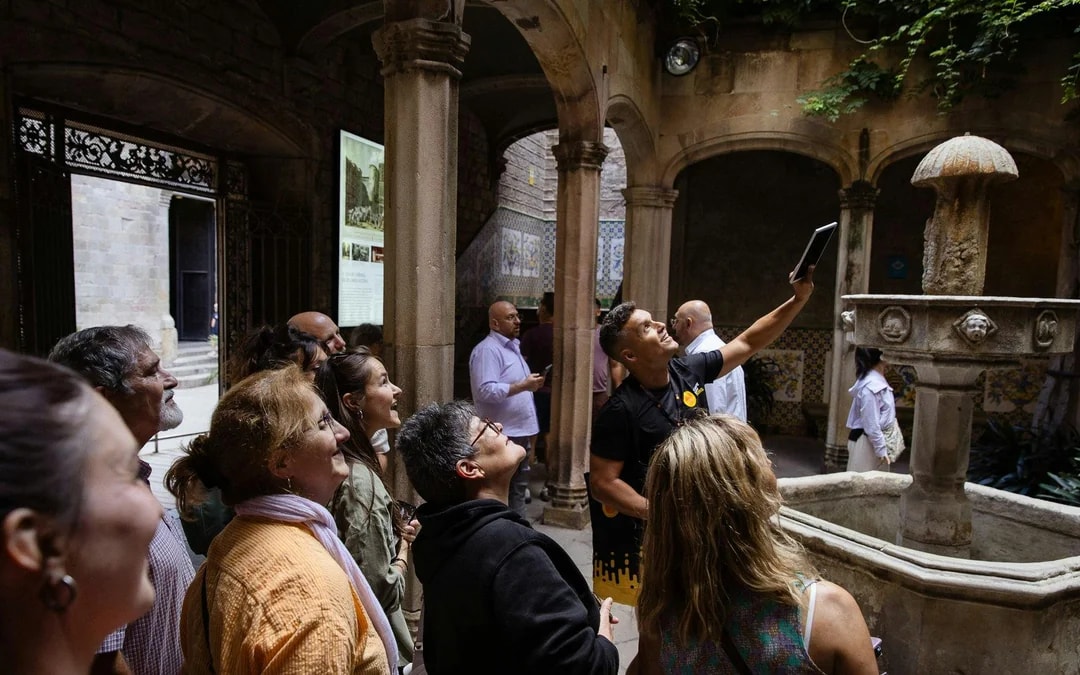 Guided Walking Tour of Barcelona Image 7