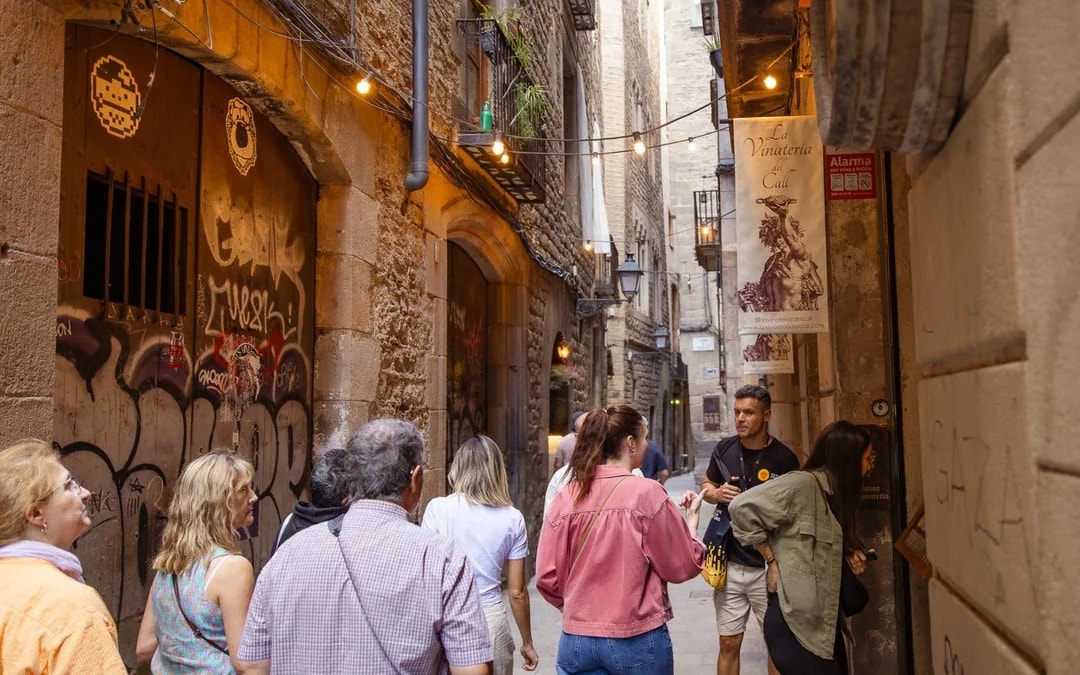 Guided Walking Tour of Barcelona Image 8