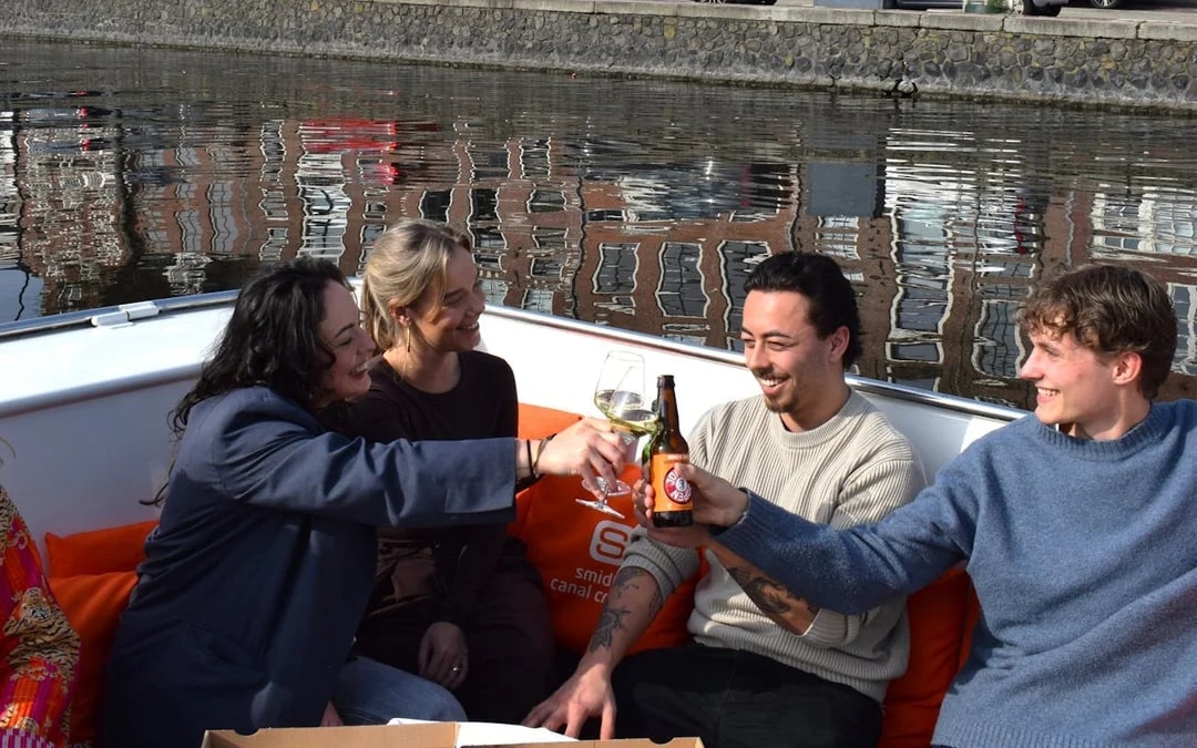 Haarlem Canal Dinner Cruise with Freshly Baked Nolita Pizza Delivered On Board Image 6
