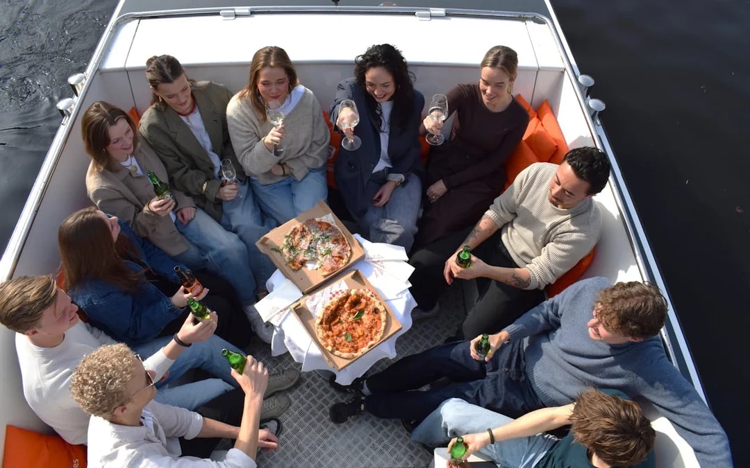Haarlem Canal Dinner Cruise with Freshly Baked Nolita Pizza Delivered On Board Image 7