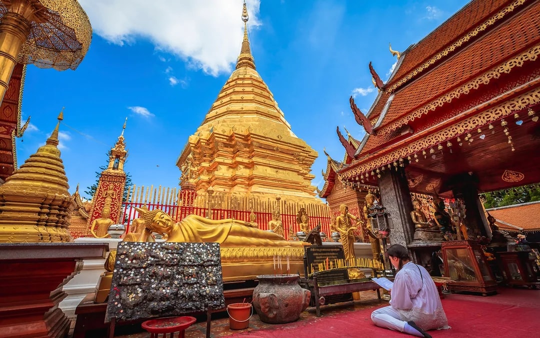 From Chiang Mai: Doi Suthep, Wat Umong, and Wat Pha Lat Sunrise Guided Tour with Hotel Transfers 
 Image 10