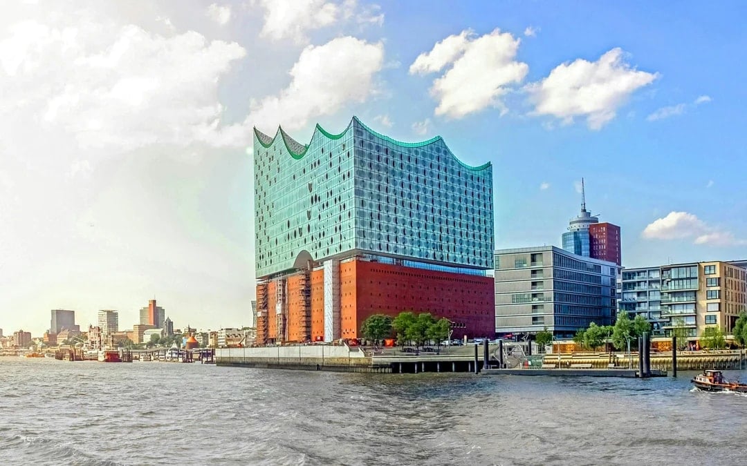 Hamburg: 3-Hour Food Tour of HafenCity with Elbphilharmonie Plaza Access