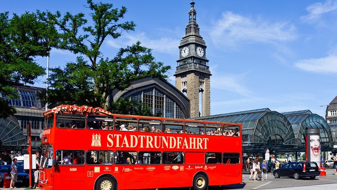 Stadtrundfahrt: 1-Day Hop-On Hop-Off Bus Tour of Hamburg with Harbor and/or Alster Lake Cruise