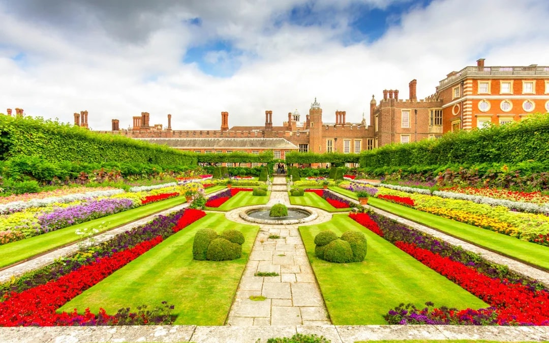 Hampton Court Palace and Gardens Tickets Image 7