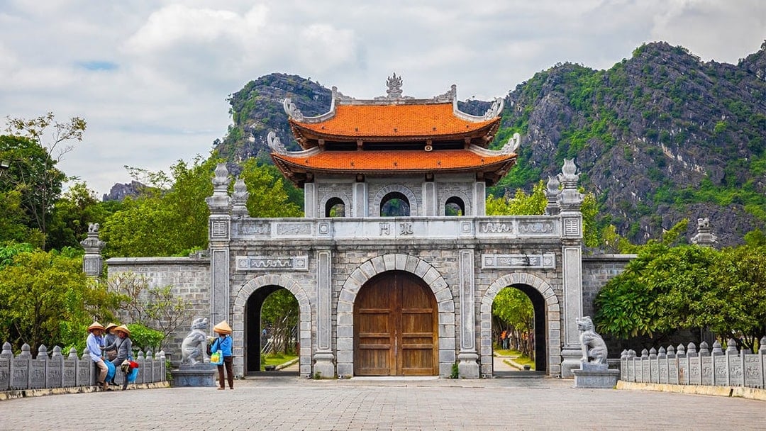 Full-Day Guided Tour of Hoa Lu & Tam Coc from Hanoi with Lunch