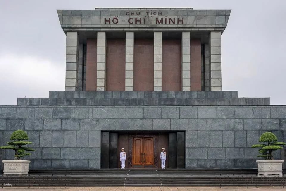 Hanoi: Skip-the-Line Entry to Ho Chi Minh Mausoleum & Museum