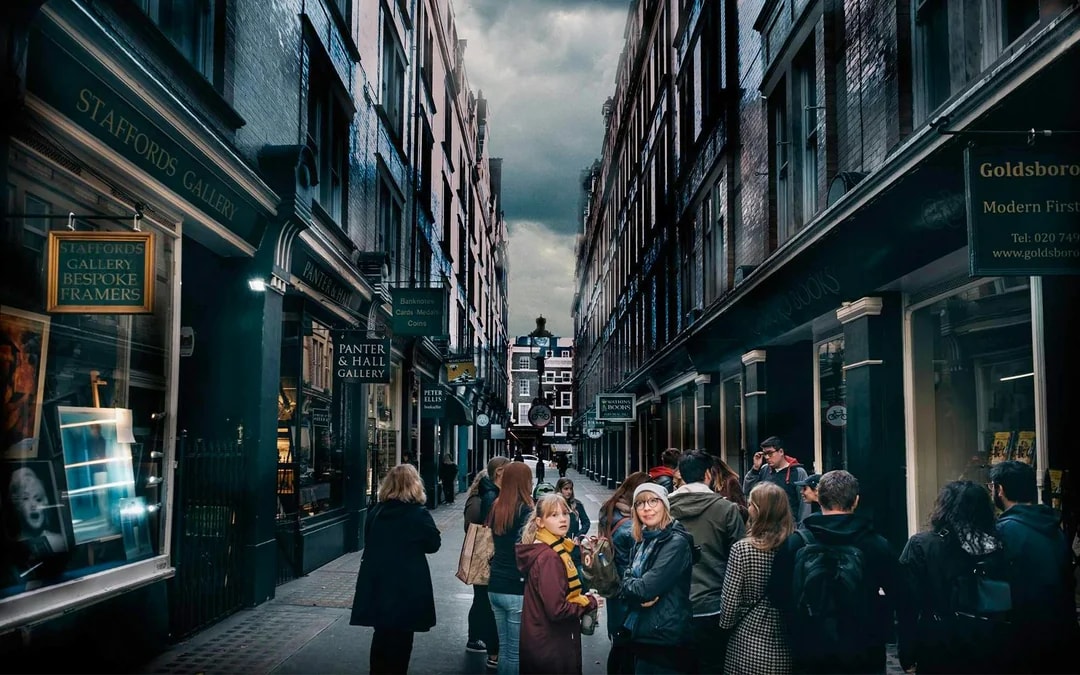 Harry Potter™ Film Locations Walking Tour Image 3