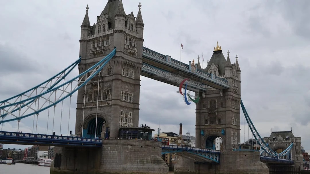 Tower Bridge in London, featured on the Harry Potter Bus Tour of film locations.