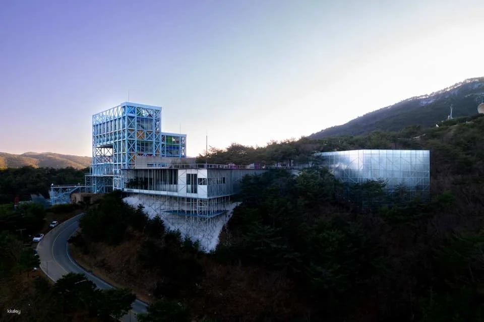 Haslla Art World Gangneung: The most photogenic art museum with an ocean view