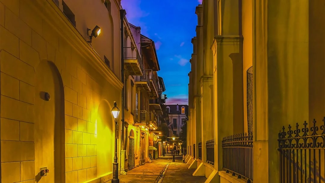 Pirates Alley at dusk in the French Quarter, New Orleans, Louisiana.