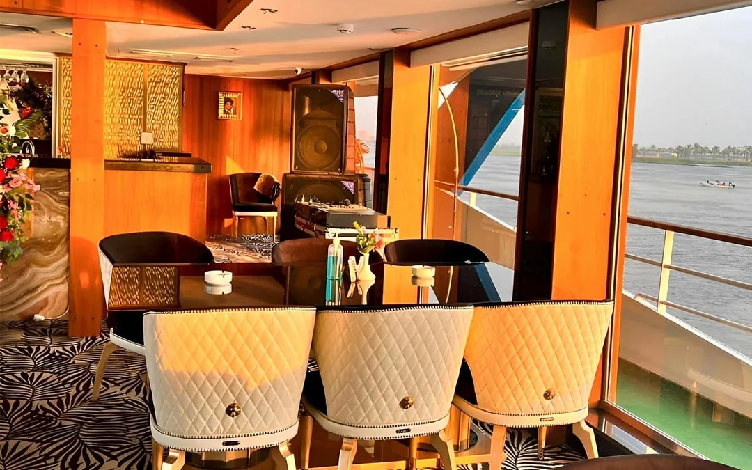 [Headout Exclusive] Nile Crystal 4-star Cairo Dinner Cruise with Guaranteed Window Seating Image 6