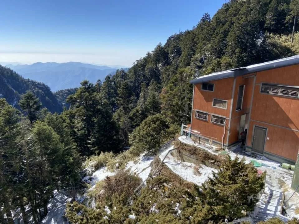 Hehuan Mountain Songxue Lodge, Huagang Tribe & Hehuan Creek Trail Day Tour in Nantou (Departing from Taichung) - Taiwan