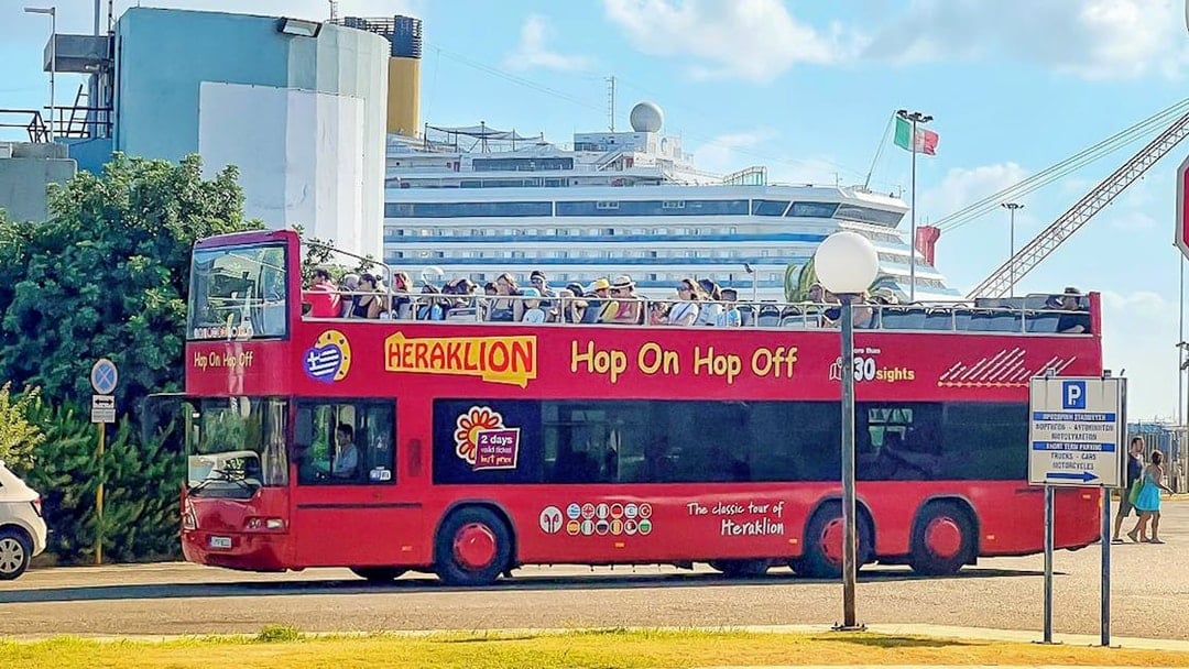 Sights of Athens: Heraklion Hop-on Hop-off Bus Tour