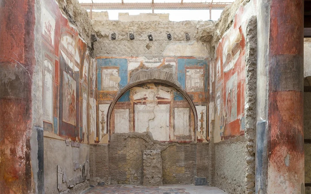Herculaneum Priority-Entry Guided Tour with an Archaeologist Image 7