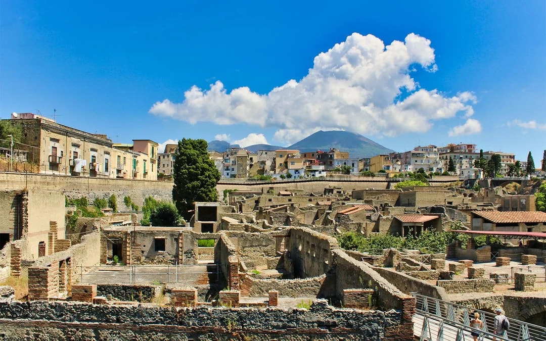 Herculaneum Priority-Entry Guided Tour with an Archaeologist Image 10