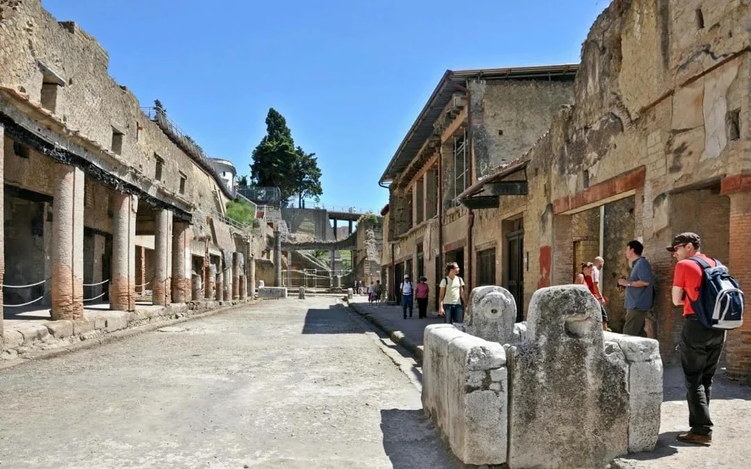 Herculaneum Guided Tour with Round-Trip Transfers Image 7