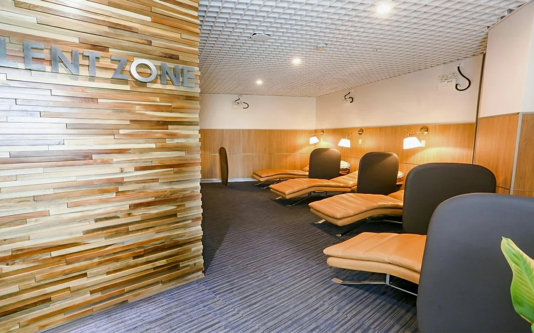 Ho Chi Minh Tan Son Nhat International Airport: Rose Business Lounge at Terminal 2 Image 3