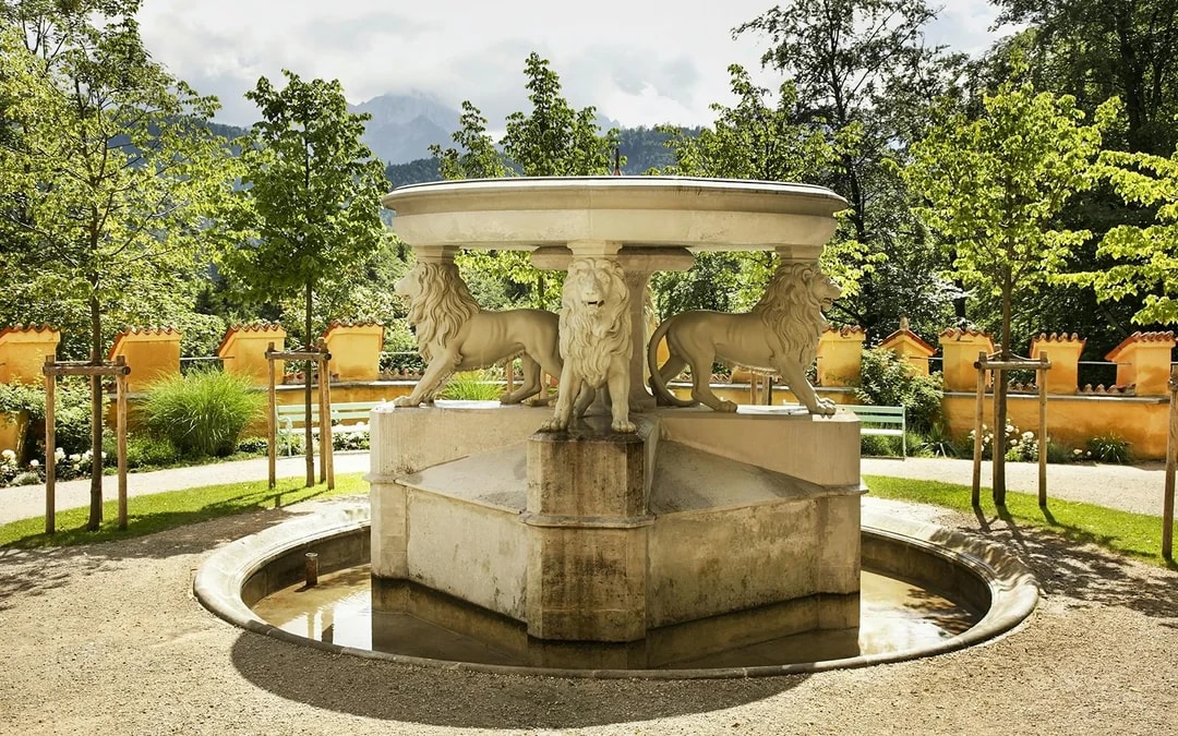 Hohenschwangau Castle Skip-the-Line Tickets with Audio Guide Image 6