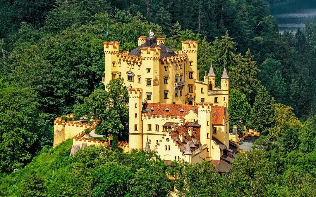 Hohenschwangau Castle Skip-the-Line Tickets with Audio Guide Image 1