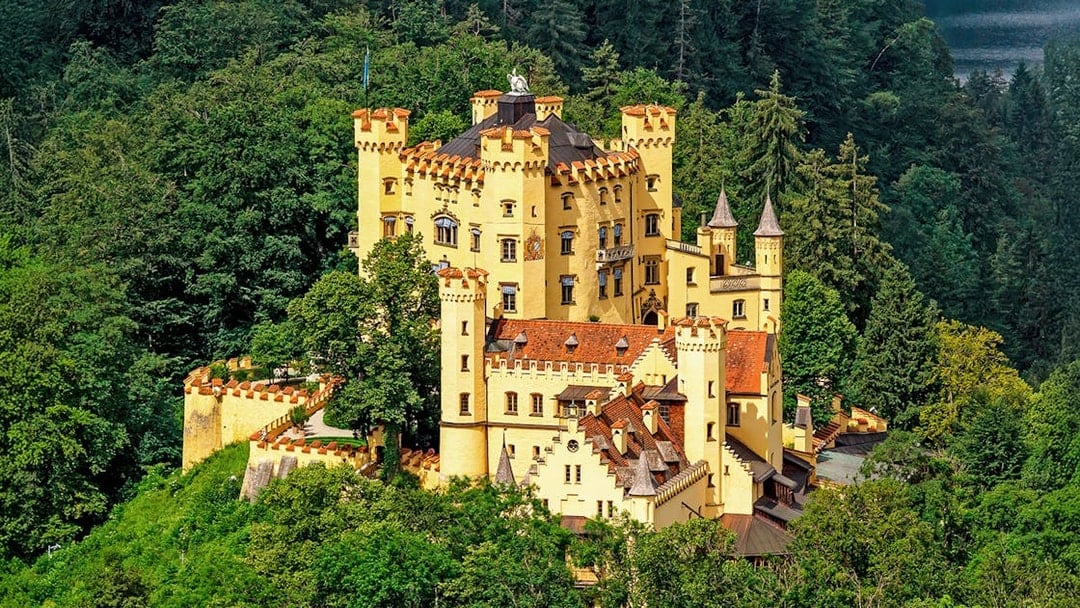 Hohenschwangau Castle Skip-the-Line Tickets with Audio Guide