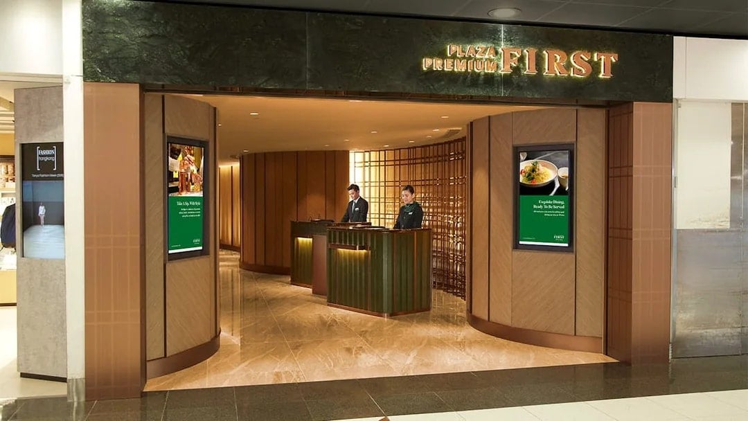 Plaza Premium First Class Lounge at Hong Kong International Airport (Gate 1)