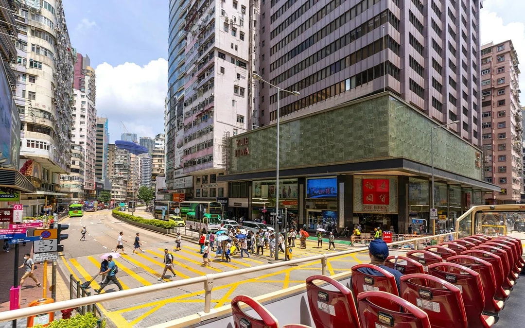 Big Bus: Hong Kong Hop-on Hop-off Bus Tour with Victoria Harbor Ferry Transfer Image 6