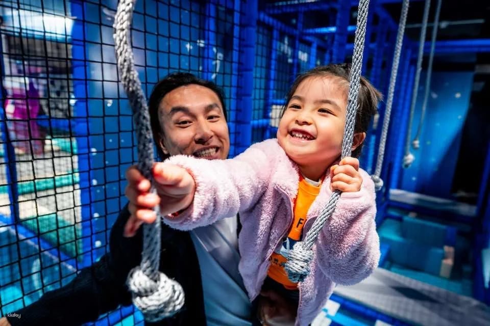 Hong Kong's First AI-Powered Mixed Reality Indoor Children's Playground: Ganarova 90-Minute Admission (1 Adult + 1 Child) | Complimentary Non-slip Socks for Kids