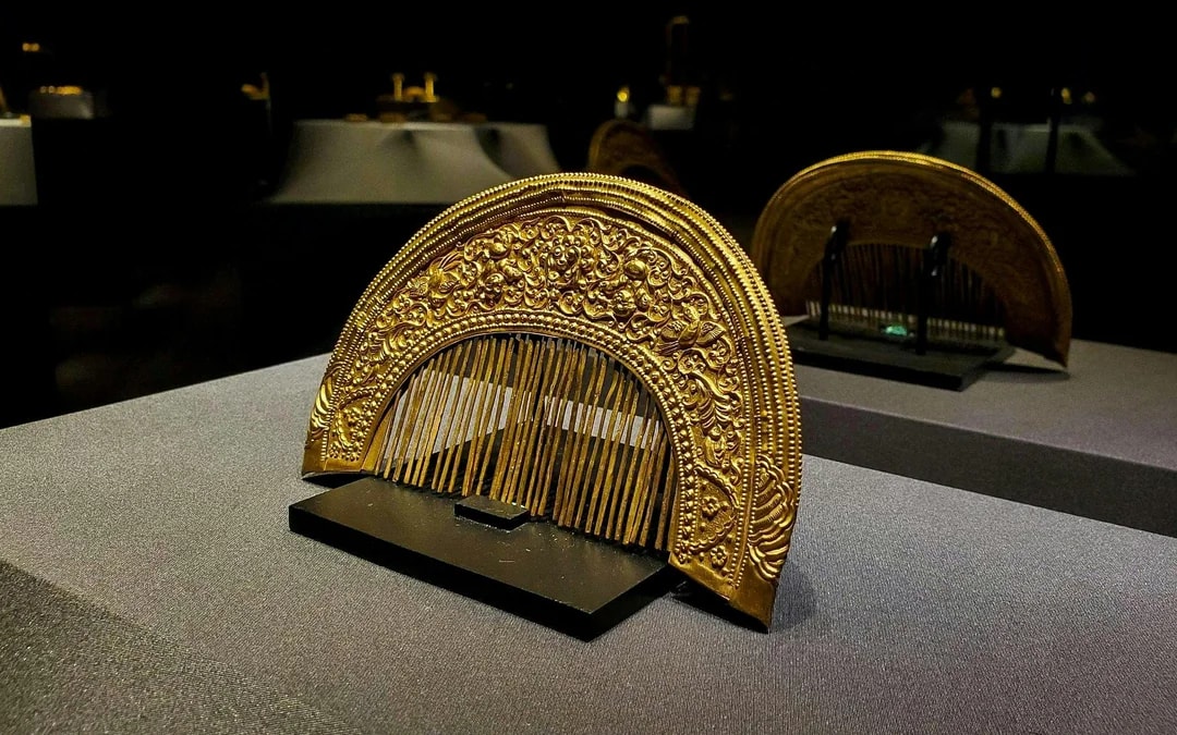 Huangpu River Cruise + Shanghai Guanfu Museum Entry Image 9
