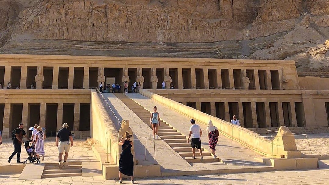 From Hurghada: Full-Day Guided Tour of Valley of the Kings with Lunch & Transfers, Luxor