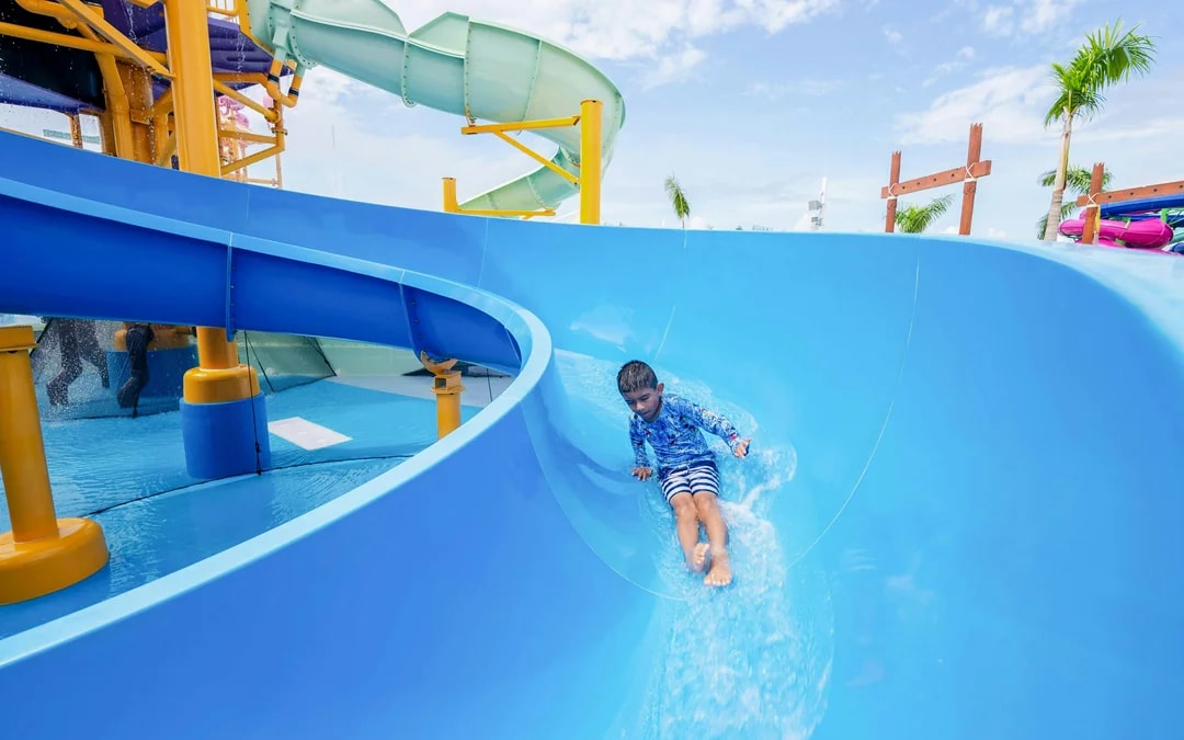 Hurricane Harbor Arlington Good Any Day Tickets Image 4