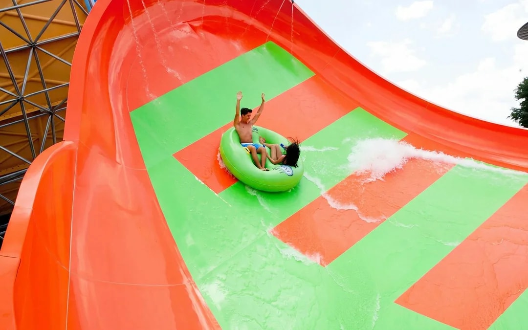 Hurricane Harbor Arlington Good Any Day Tickets Image 9