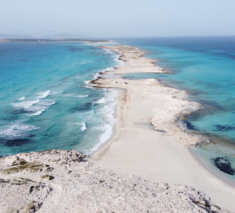 Ibiza: Platja d'en Bossa Round-Trip Transfer to Formentera