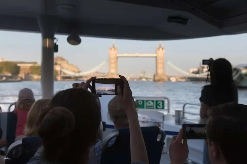 IFS Cloud Cable Car ride and Uber Boat by Thames Clippers one-way ticket