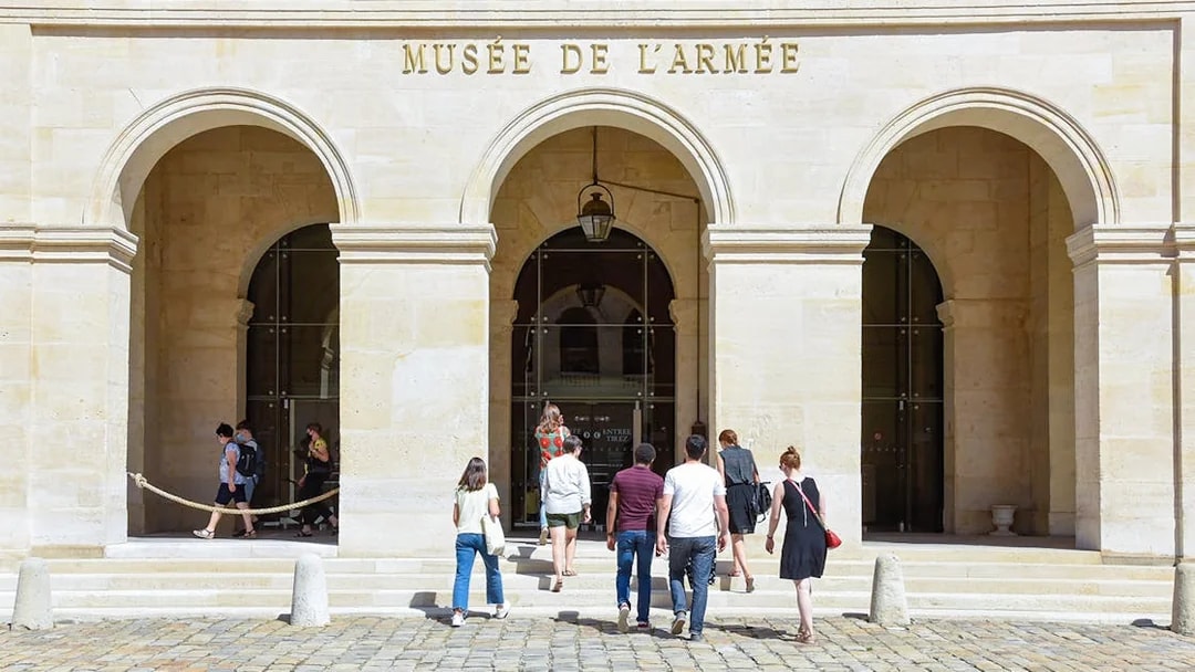 Visitors entering the Paris Army Museum at Invalides.
