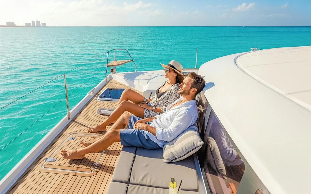 Isla Mujeres Catamaran Tour with Open Bar, Snorkelling and Buffet Image 6
