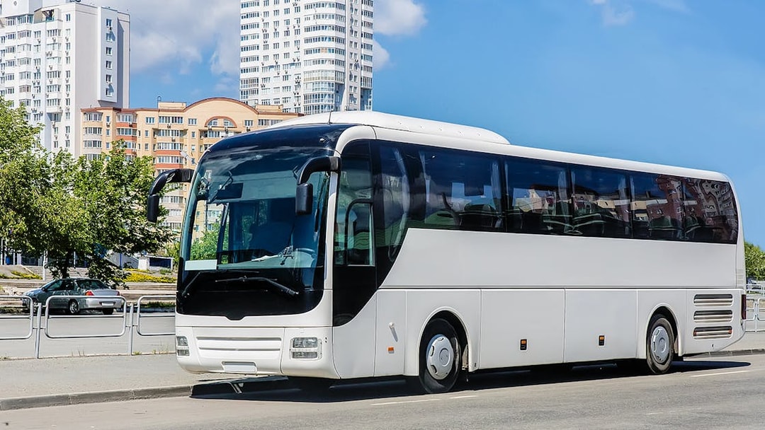 Shuttle bus service for Istanbul Aquarium visitors.