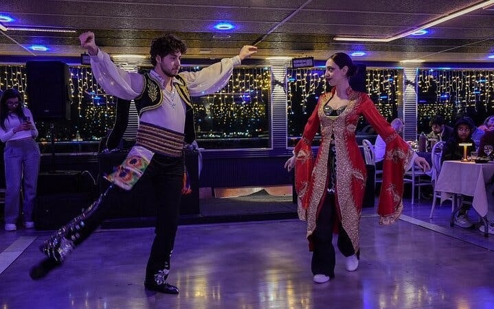 Istanbul by Night: All Inclusive Bosphorus Dinner Cruise & Drinks Image 2